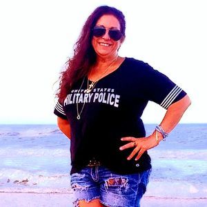 Meet your Posher, Sandi